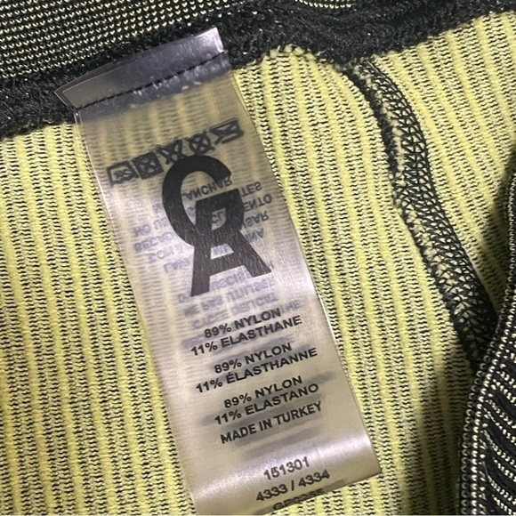 Good American Size 4/5 High Rise Legging Black Green Striped Ribbed. - Picture 8 of 8